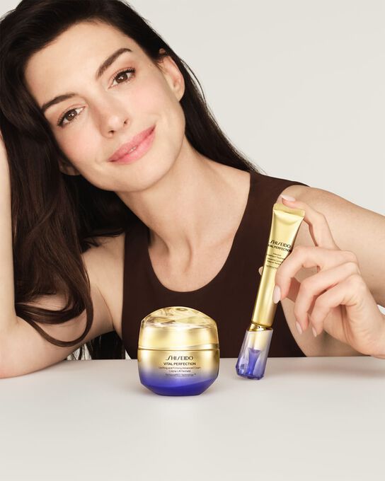 Creme Concentrado com Retinol Shiseido Vital Perfection Intensive Wrinklespot